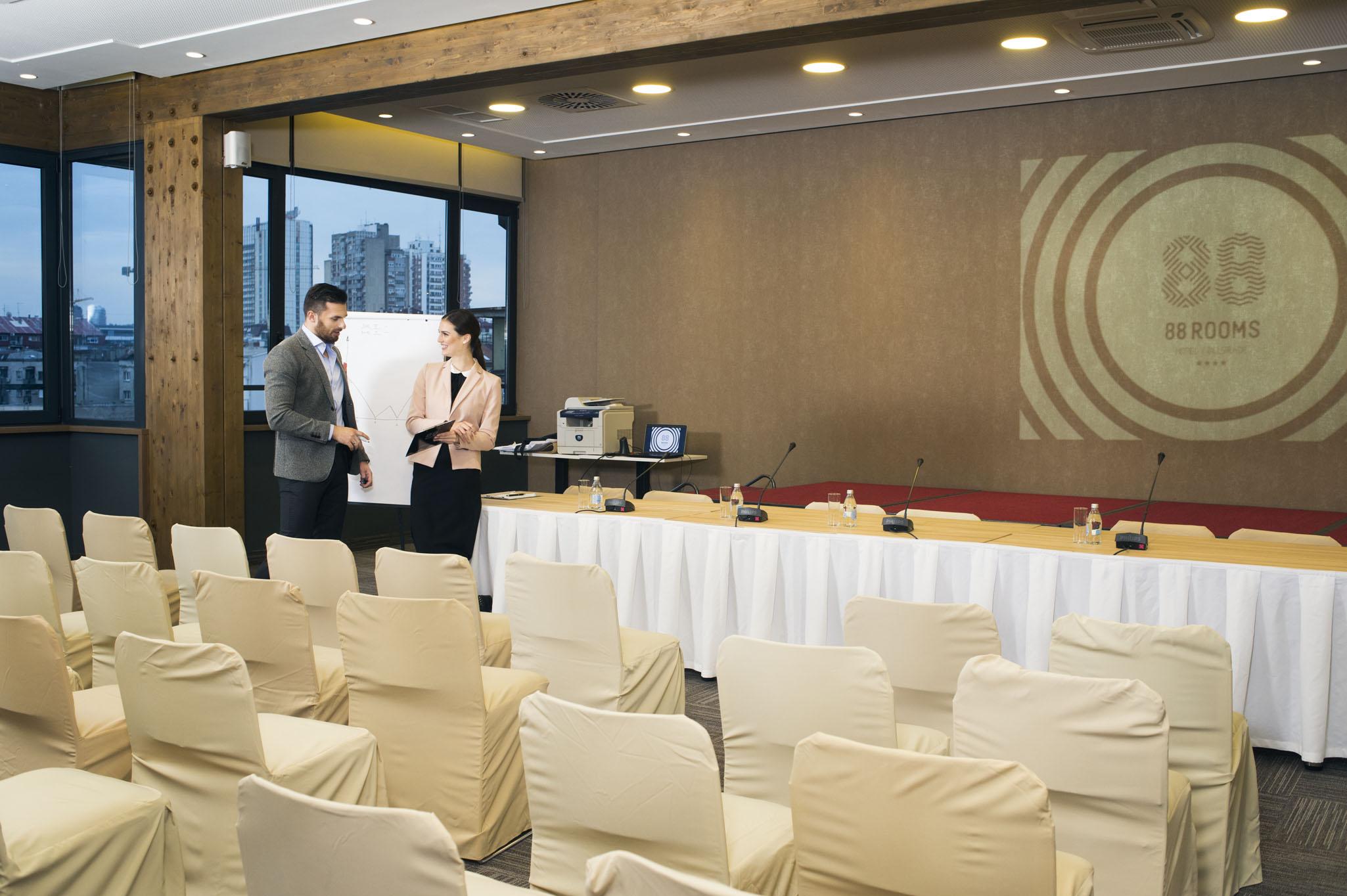 فندق Radisson Red بلغراد المظهر الخارجي الصورة